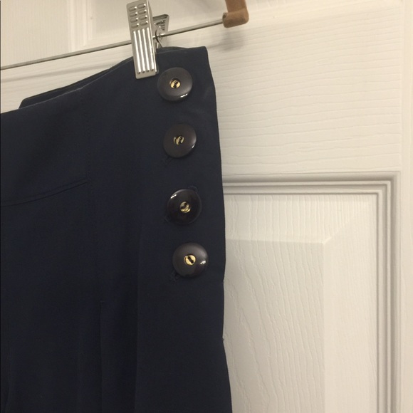 Dressy navy shorts 2 - Picture 2 of 5